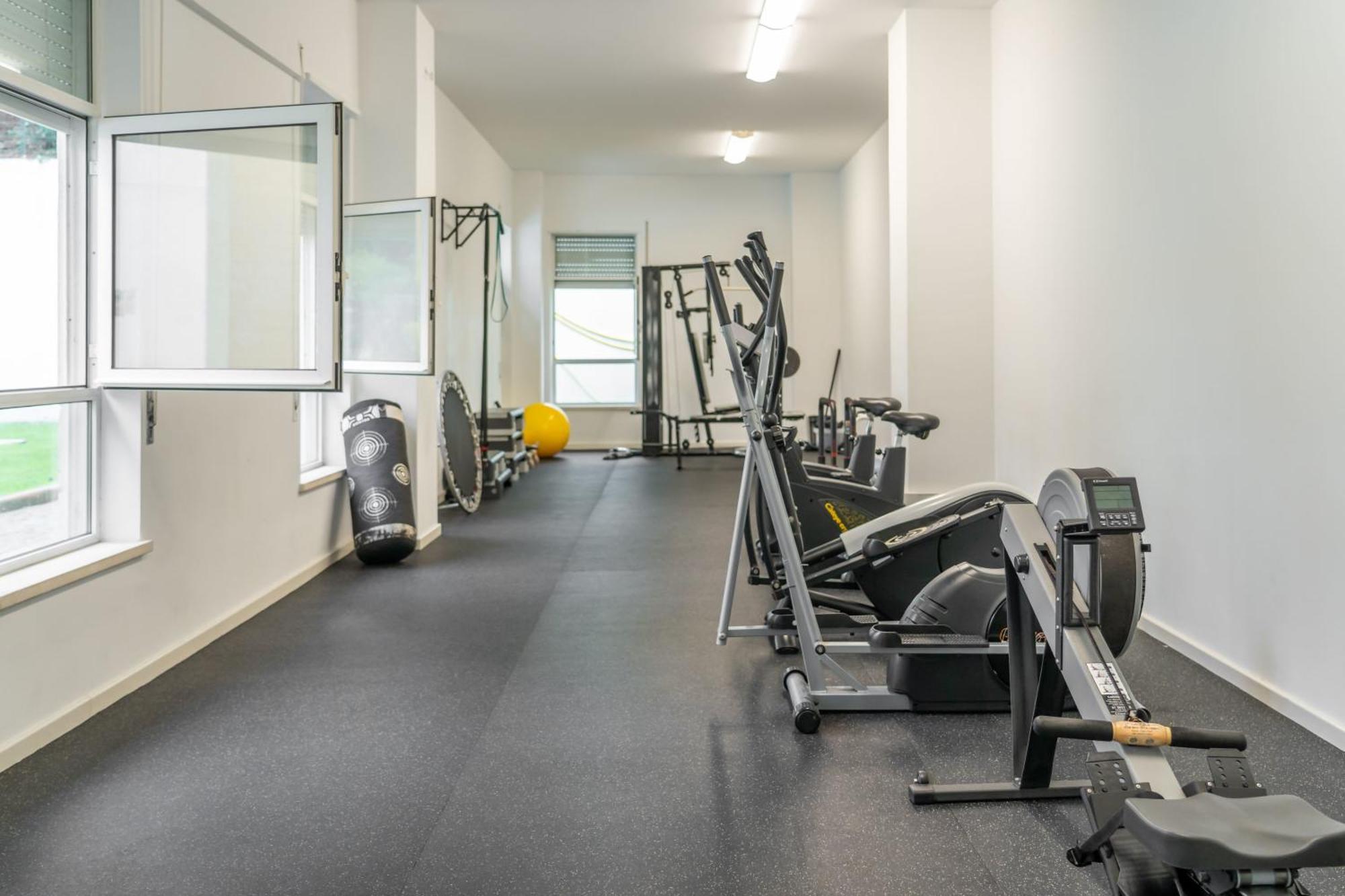 Apart T3 Com Piscina Tenis Ginasio E Parq Infant Lissabon Buitenkant foto